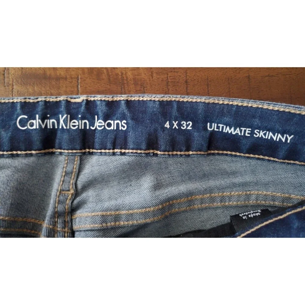 Calvin Klein Women's Ultimate Skinny Stretch Straight Leg Jeans - Size 4 x 32